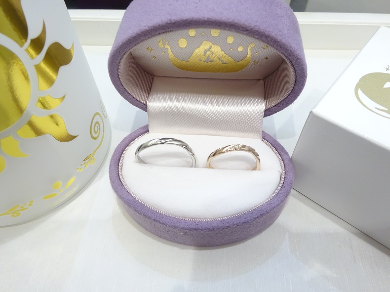 大阪府泉大津市 ネットで見ても実際に見てもカワイイ『ラプンツェル』の結婚指輪をご成約いただきました